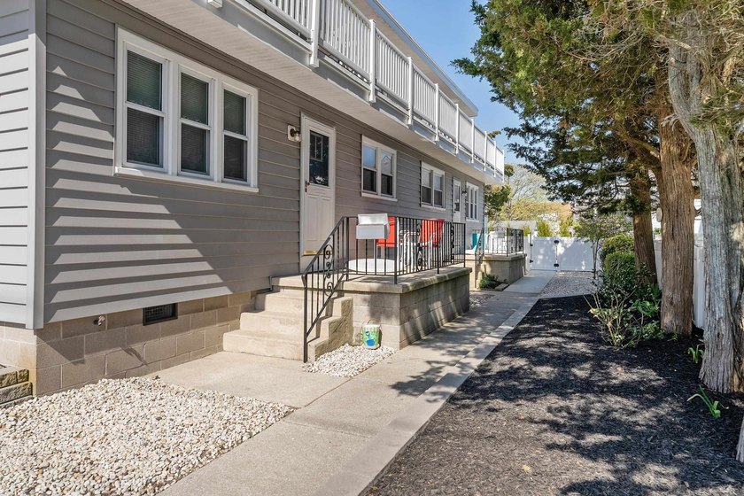Enjoy the best of Stone Harbor from this centrally located - photo 2