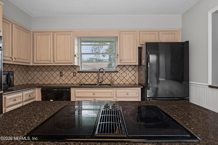Welcome to Isle of Palms, a highly sought-after Jacksonville - photo 33