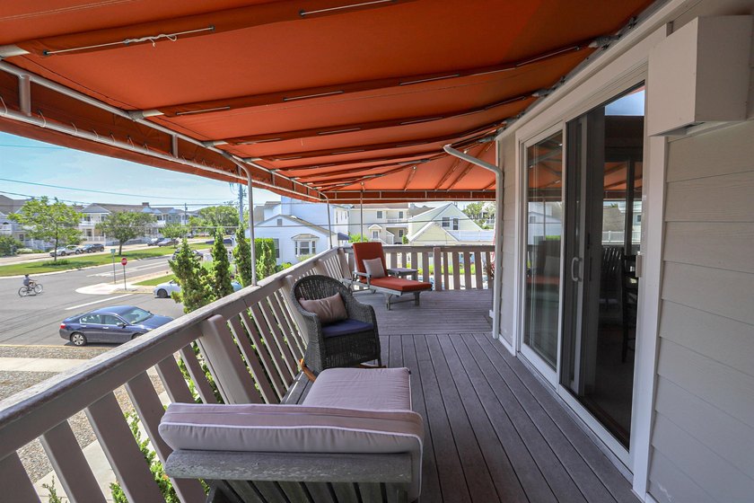 Amazing Location. Just 1.5 blocks to Stone Harbor's beautiful - photo 4