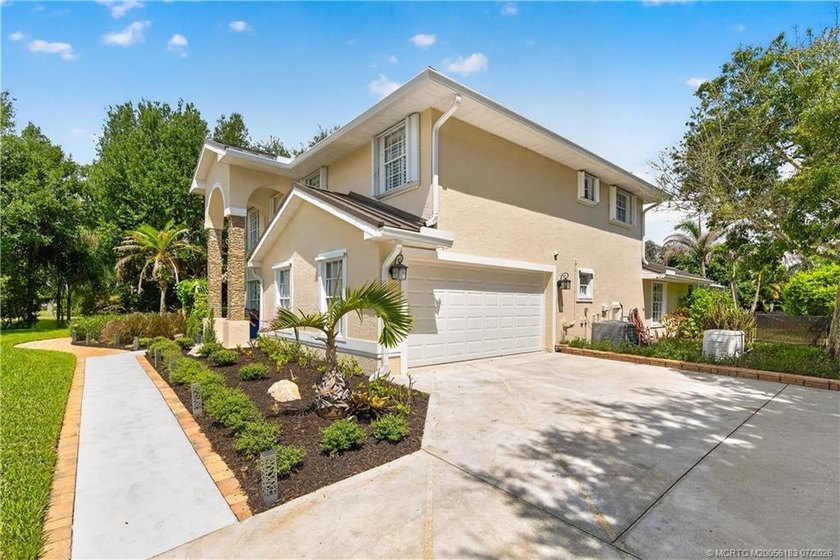 Discover a backyard you'll never want to leave. Winding paver - photo 13