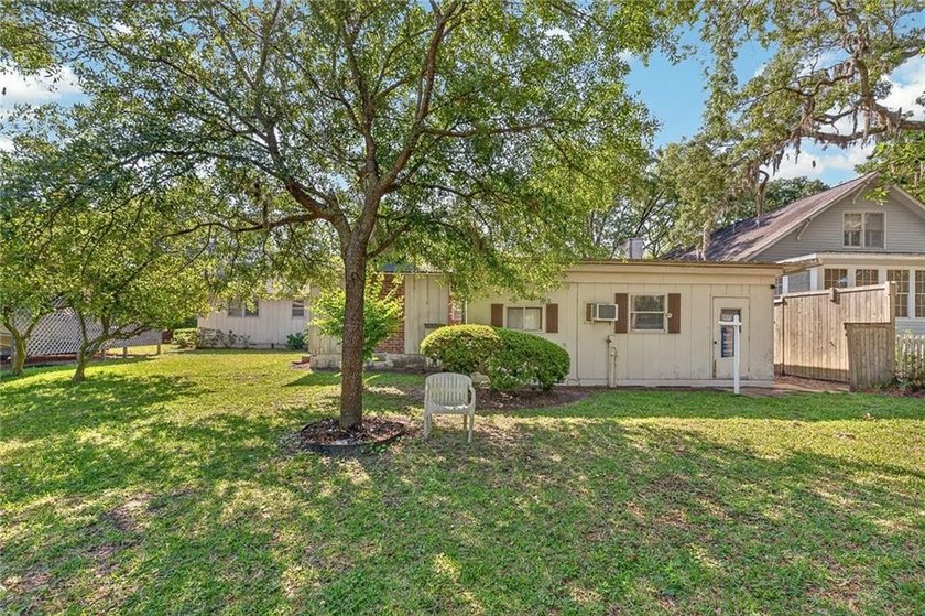 Located in the heart of St. Simons Island's highly sought-after - photo 3