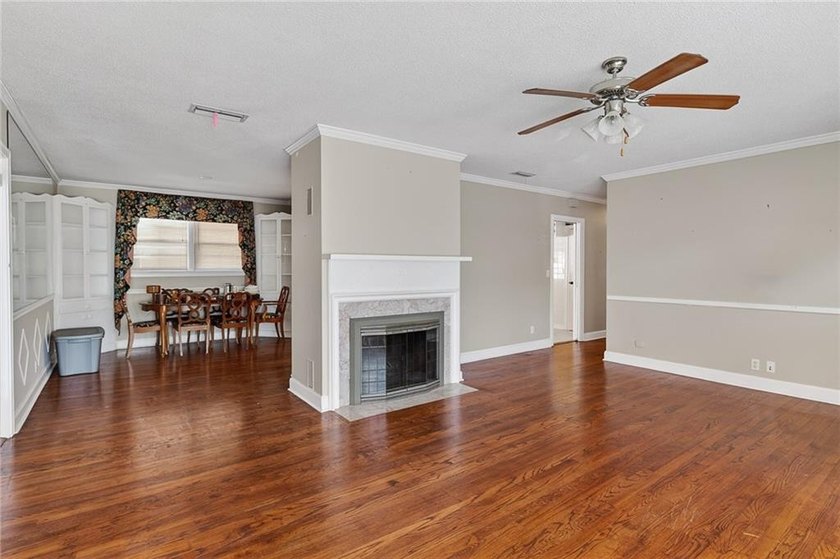 Located in the heart of St. Simons Island's highly sought-after - photo 7