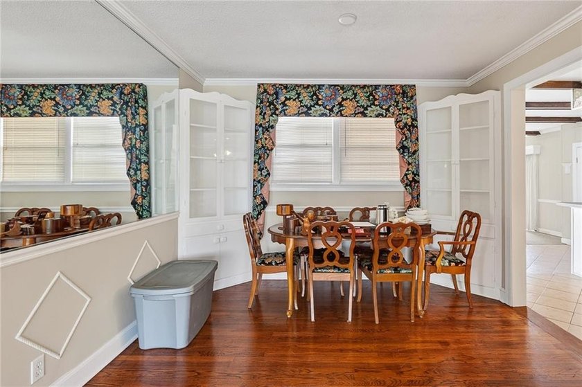 Located in the heart of St. Simons Island's highly sought-after - photo 8