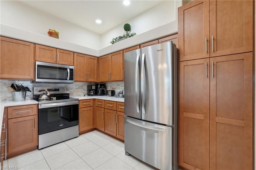 Welcome to 917 SW 47th Terrace, Unit 201, Cape Coral, FL 33914-a - photo 11