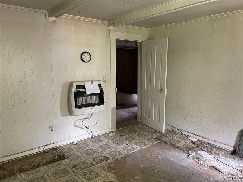 Discover this rare historical design home that needs TLC - photo 11