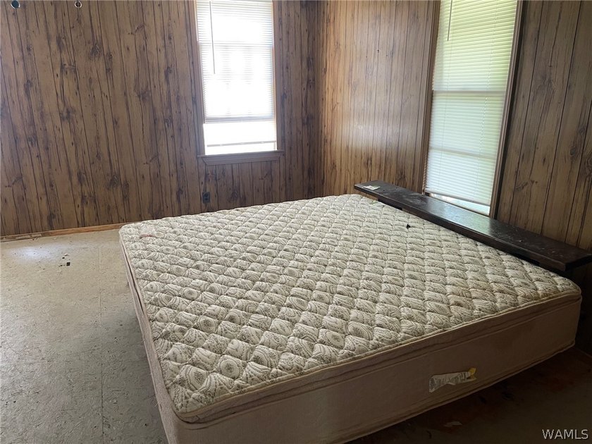 Discover this rare historical design home that needs TLC - photo 12