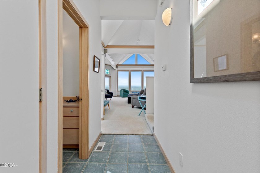 SPECTACULAR OCEAN VIEW HOME IN DESIRABLE ROADS END! Enjoy - photo 8
