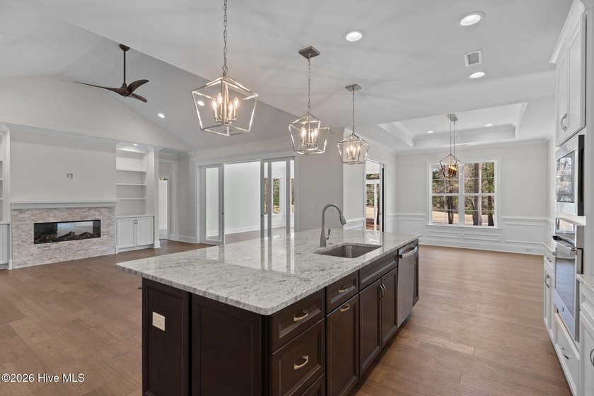 Luxury Coral Bay design by Horizon Homes in Barrington Place - photo 9