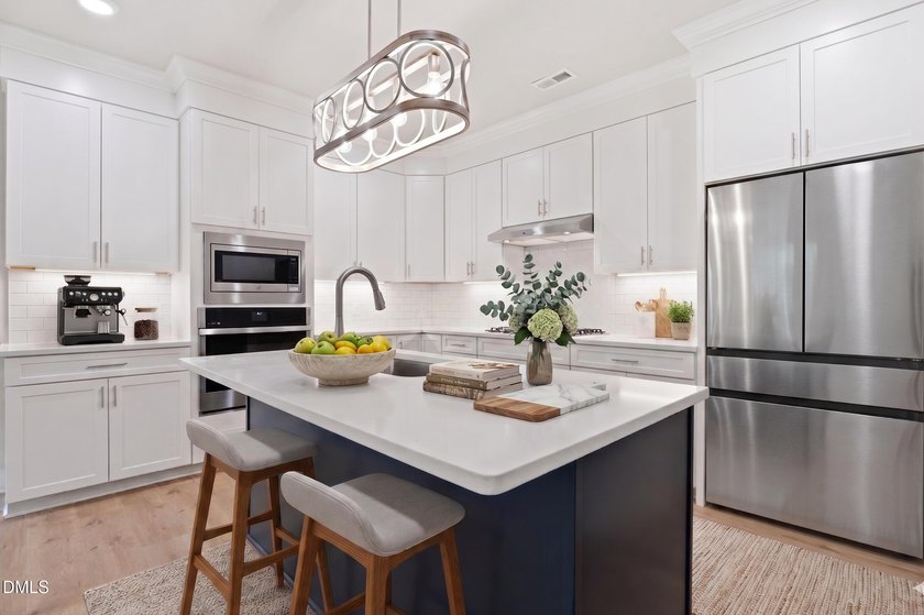 LAST 4 BEDROOM OPPORTUNITY LEFT! ONE-LEVEL PENTHOUSE-STYLE CONDO - photo 3