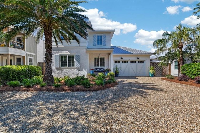 Coastal cottage living at its finest in the sought-after Glynn - photo 4