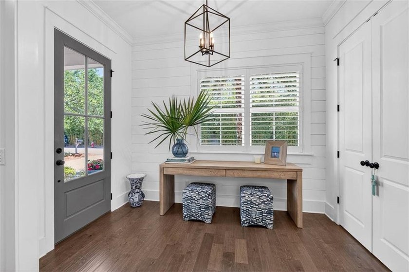 Coastal cottage living at its finest in the sought-after Glynn - photo 7