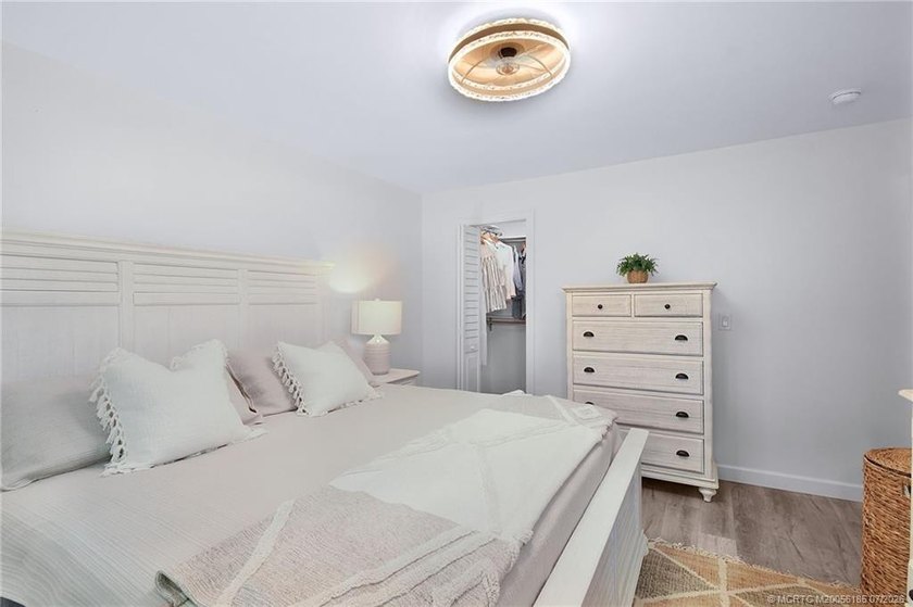 Beautifully renovated one-bedroom residence in Monterey Yacht &amp; - photo 16