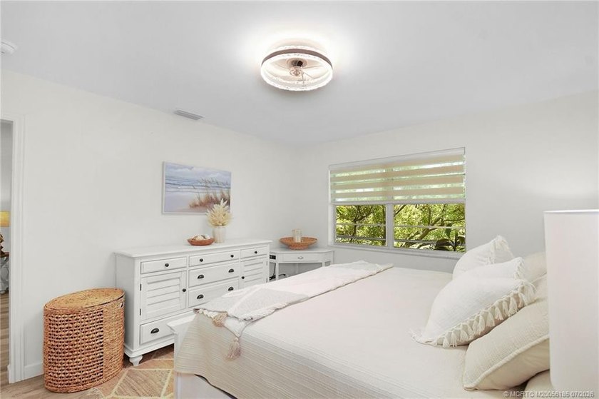 Beautifully renovated one-bedroom residence in Monterey Yacht &amp; - photo 17