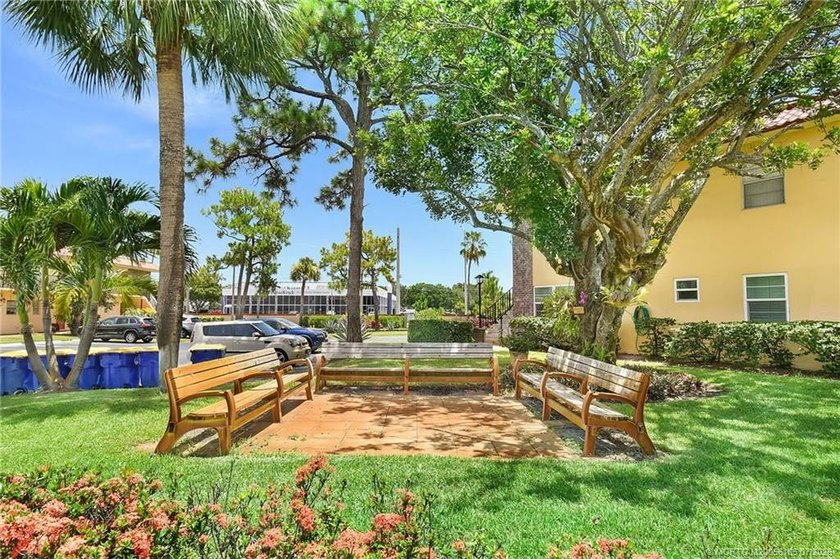 Beautifully renovated one-bedroom residence in Monterey Yacht &amp; - photo 29