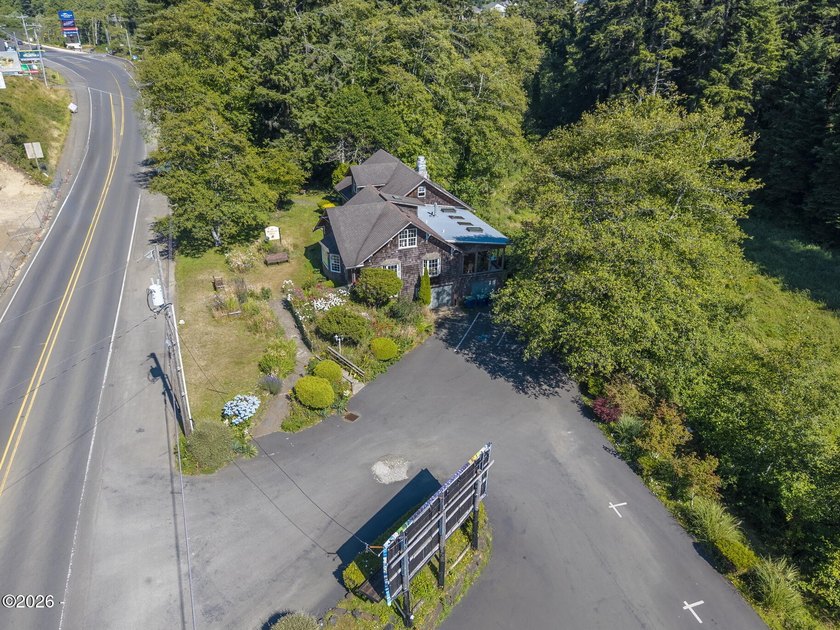 Prime Highway 101 commercial opportunity in Lincoln City. This 4 - photo 8