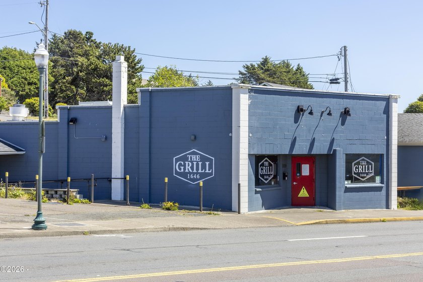 Investment opportunity featuring two contiguous commercially - photo 2