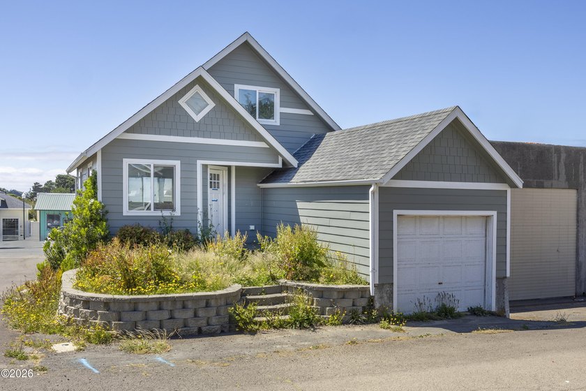 Investment opportunity featuring two contiguous commercially - photo 6