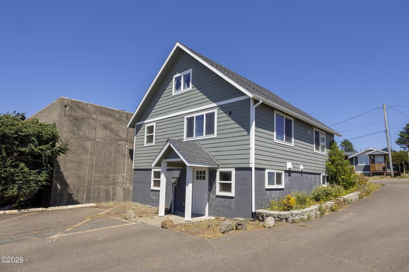 Investment opportunity featuring two contiguous commercially - photo 10