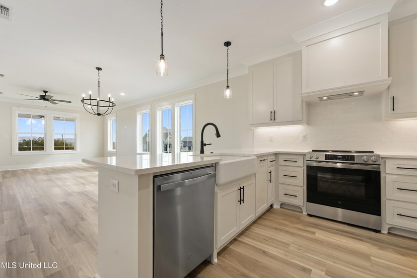 NEW HOME!!!!!! Gorgeous 3 bed 2 bath home in the highly sought - photo 11
