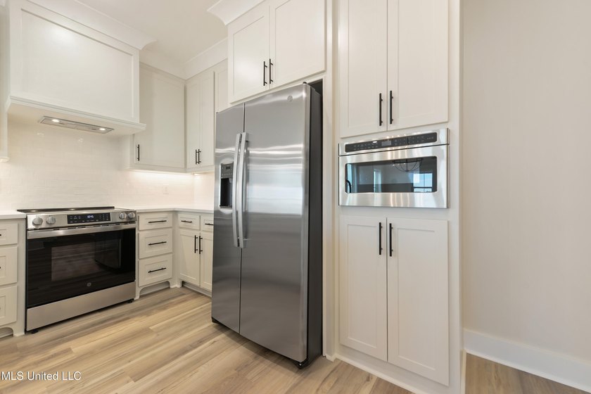 NEW HOME!!!!!! Gorgeous 3 bed 2 bath home in the highly sought - photo 12