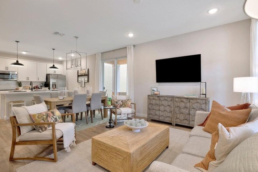 Former model home-all the upgrades! 2022 CBS Construction. Lived - photo 12