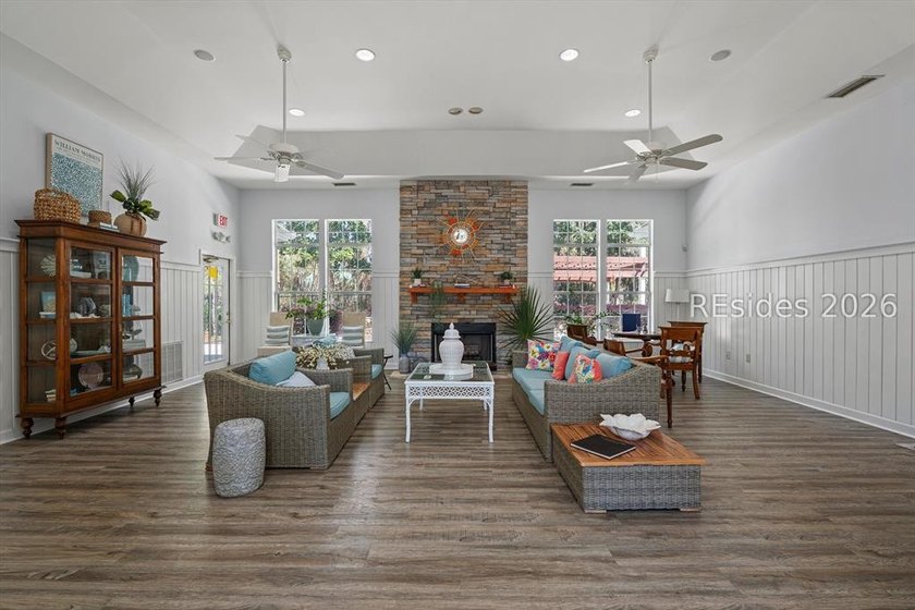 Enjoy easy Bluffton living in this 2BR/2BA condo located in the - photo 25