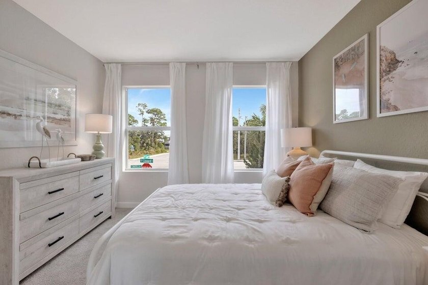 Former model home-all the upgrades! 2022 CBS Construction. Lived - photo 30