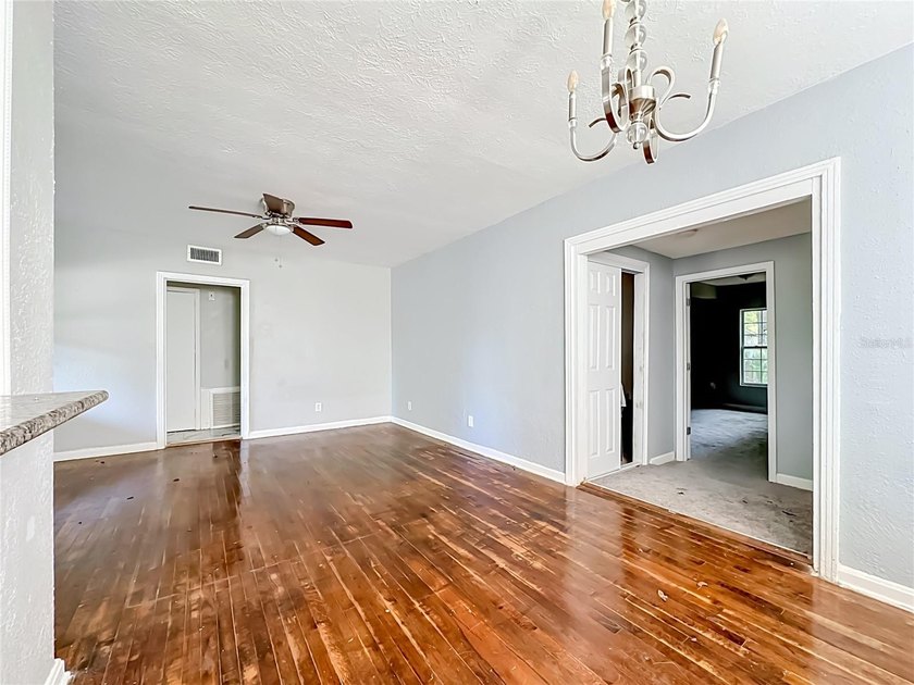 Great Opportunity - 3 Bedroom, 2 Bath Home in a Prime Central - photo 8