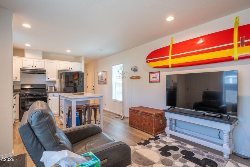 Discover your own coastal getaway in the heart of Lincoln City! - photo 10