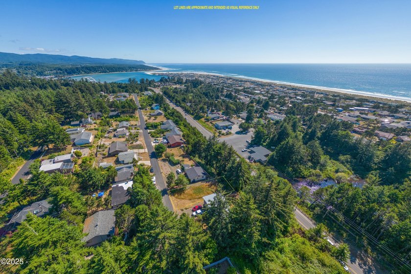 Minutes from Alsea Bay, the ocean, and some of the best fishing - photo 9