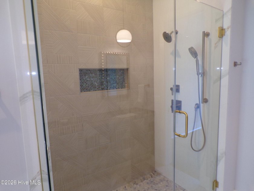 Custom Contemporary 4Bdr/2.5 Bath home in the desirable Resort - photo 22