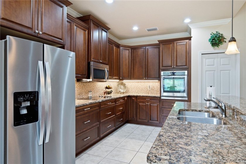 Welcome to this beautifully maintained home in the desirable - photo 13