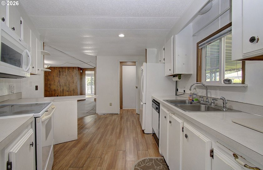 Welcome home to this 2-bedroom, 2-bath double-wide manufactured - photo 14