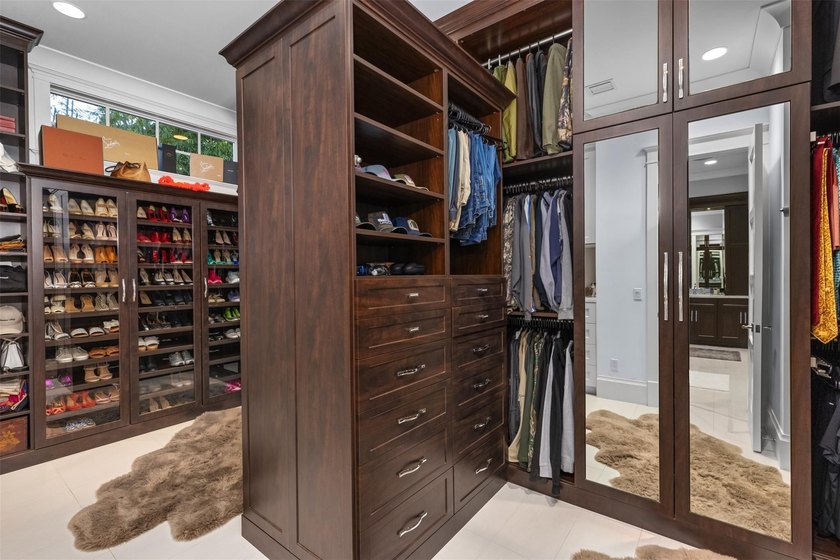 Experience the pinnacle of luxury living in this custom British - photo 40