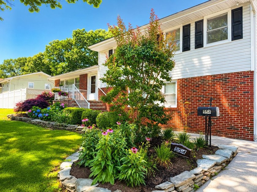 Just under two miles from the vibrant Toms River waterfront - photo 2