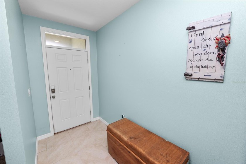 Welcome to a home that makes everyday living simple and - photo 4