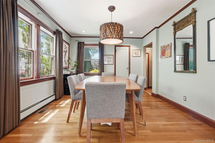 Welcome to 2595 Yorktown St., a fabulous Colonial perfectly - photo 11