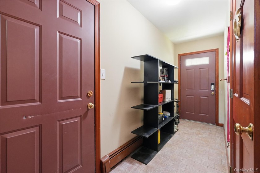 Welcome to 2595 Yorktown St., a fabulous Colonial perfectly - photo 33