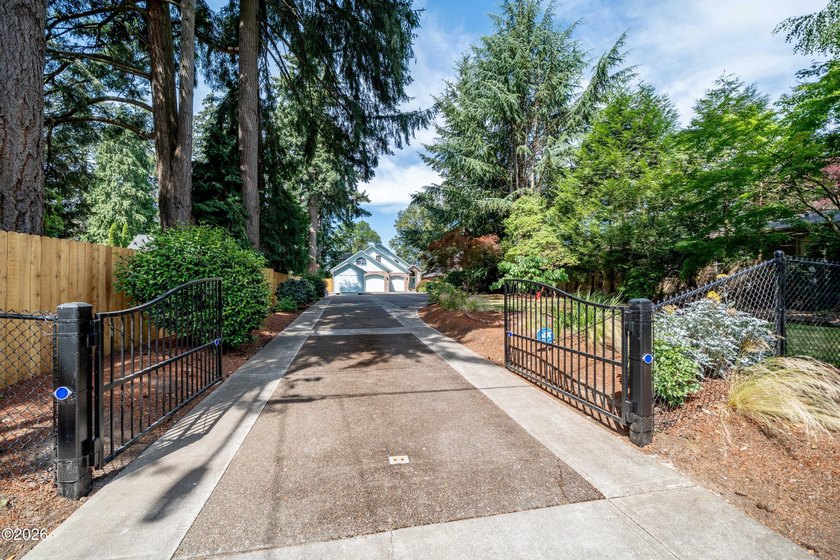 Experience refined riverfront living on the majestic Willamette - photo 8