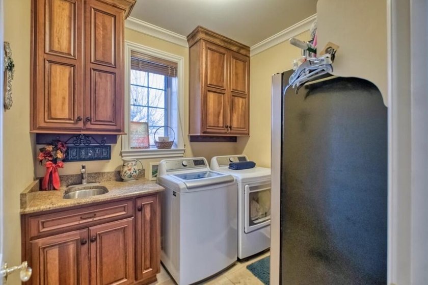 Welcome to this extraordinary home that combines elegance with - photo 46