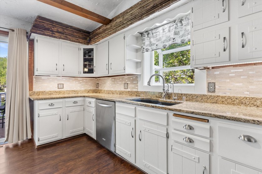 WALK INTO INSTANT EQUITY WITH THIS BEAUTIFUL HOME. Enjoy lake - photo 8