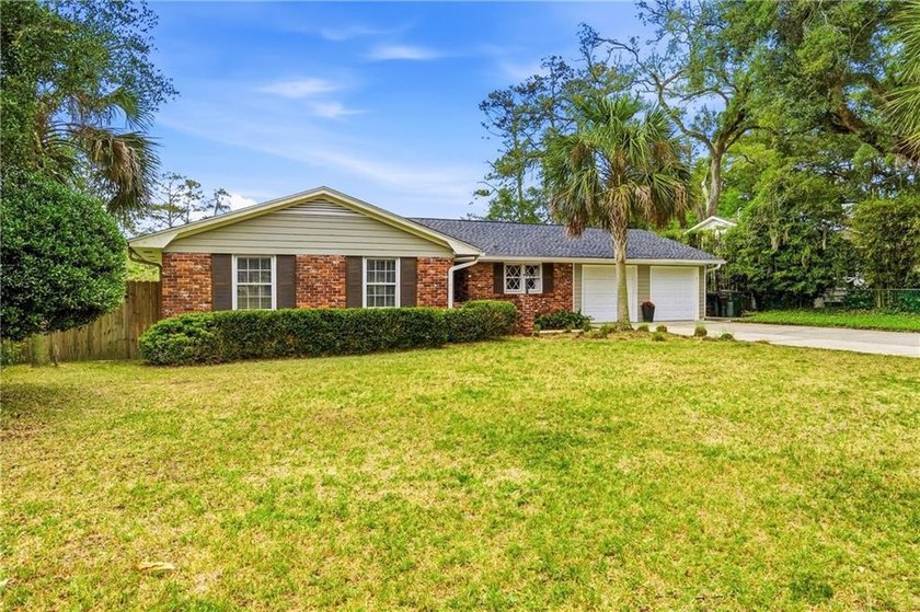 Experience the ultimate coastal lifestyle in this stunning - photo 2