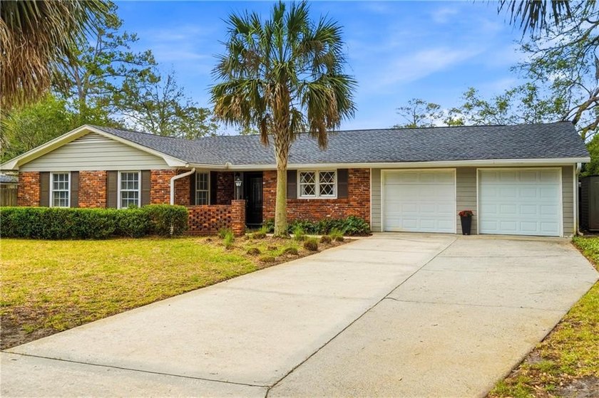 Experience the ultimate coastal lifestyle in this stunning - photo 3