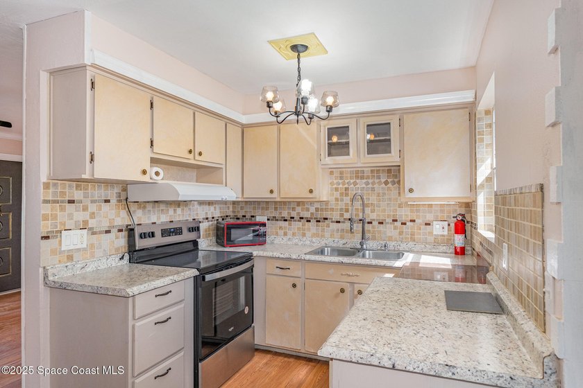 Nestled in the heart of Cocoa, this home combines comfort and - photo 5