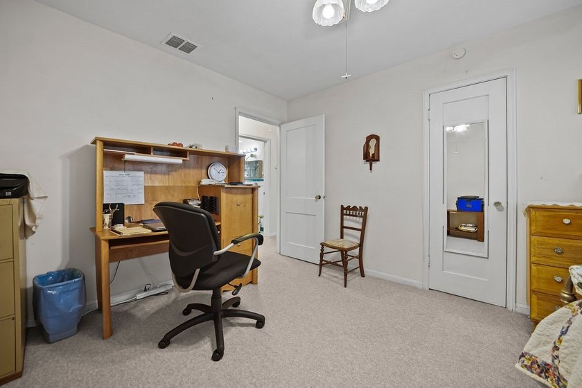 Charming home in the desirable Lindale Park neighborhood! This - photo 20