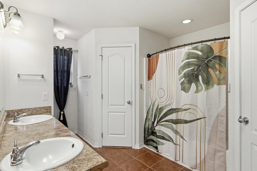 Located in the Duncan Ridge community of Navarre, this 3-bedroom - photo 30