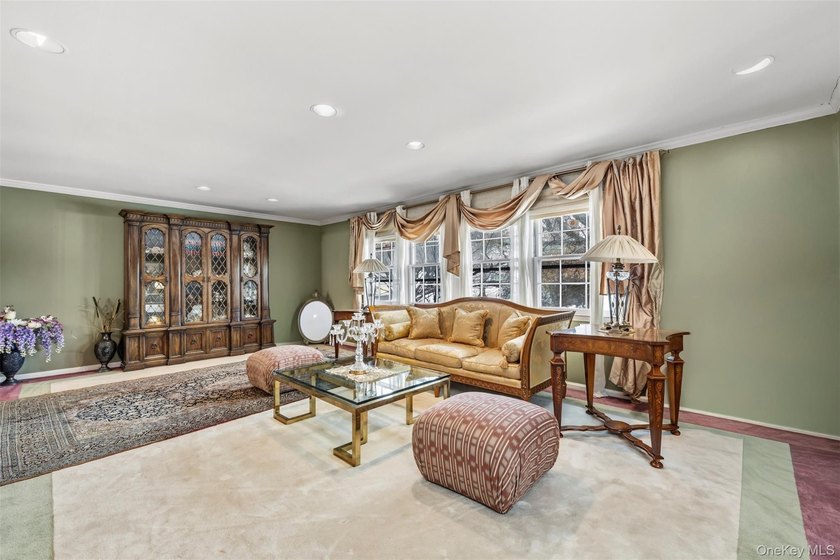 Spacious 3-bedroom, 2.5-bath ranch located in the Village of - photo 4
