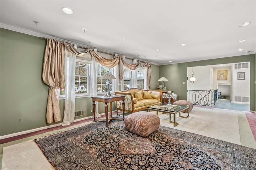 Spacious 3-bedroom, 2.5-bath ranch located in the Village of - photo 5