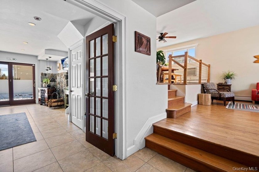 Welcome to 60 Leewater Ave. This sprawling split-level three - photo 3