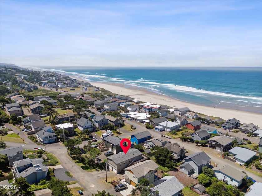 Great OCEAN VIEW Home in Road's End! Nearby beach access for - photo 3